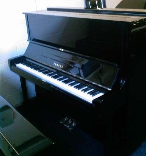 Yamaha U1H upright piano